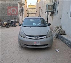 تۆیۆتا سیانا